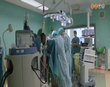 T�bb t�zmilli� forint �rt�k� eszk�zfejleszt�s a Markusovszky-k�rh�z seb�szeti oszt�ly�n