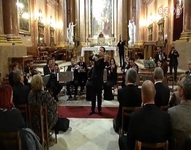 J�t�konys�gi koncertet adott a Sz�kesegyh�zban M�ga Zolt�n