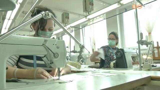 Volt diákok is maszkokat varrnak Volt diákok is maszkokat varrnak