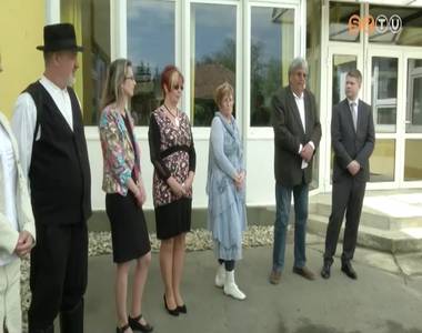 Int�zm�nyfel�j�t�sok Gencsap�tiban