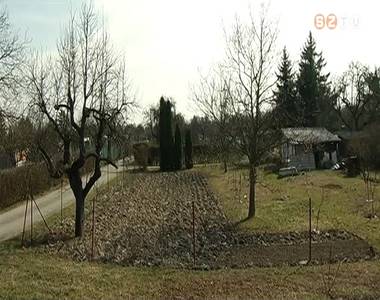A t�zgy�jt�si tilalom ellen�re sokan �getnek a kertekben