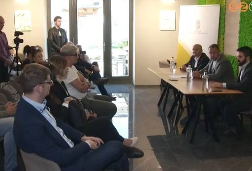 Fidesz sajtótájékoztató Fidesz sajtótájékoztató