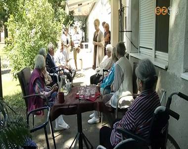 �j eszk�z�ket adtak �t a Pozsony utcai Id�skor�ak Gondoz�h�z�ban