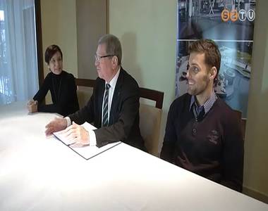 Nemzetk�zi versenyt rendeznek az uszod�ban