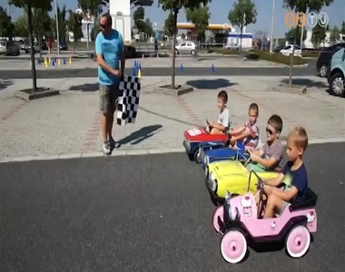 Pedálos Moszkvicsok versenyeztek a hétvégén Pedálos Moszkvicsok versenyeztek a hétvégén