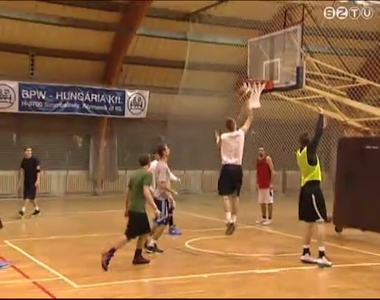 Ezüstérmes pozícióban a SZOESE férfi kosárcsapata Ezüstérmes pozícióban a SZOESE férfi kosárcsapata