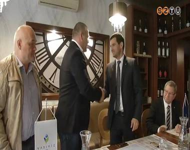 A Vasiv�z tov�bbra is seg�ti Pars Kriszti�nt