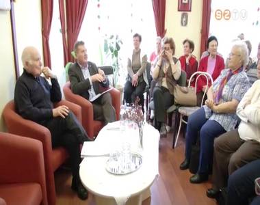 Moldova Gy�rgy az id�sek klubj�ban