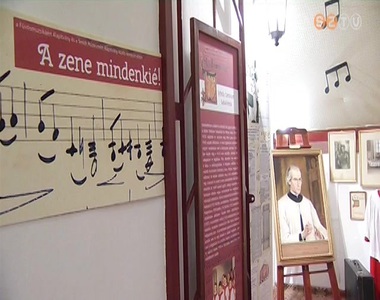 A zene mindenki� - ki�ll�t�s a Smidt M�zeumban