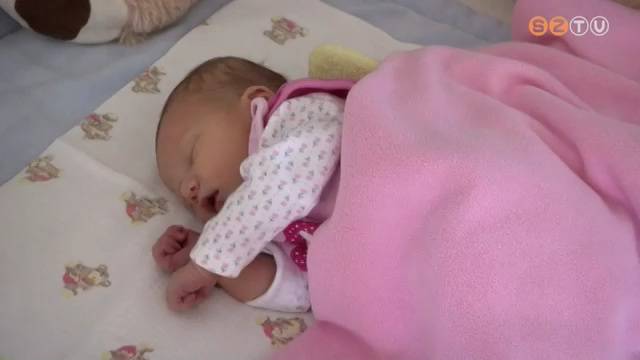 Kislány lett az év első szombathelyi kisbabája Kislány lett az év első szombathelyi kisbabája