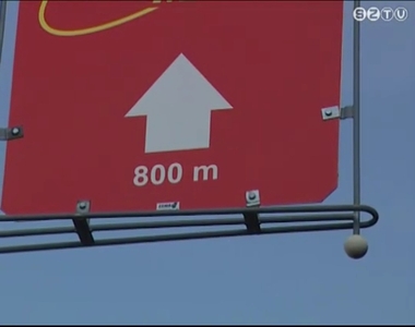 Hamarosan elt�nhetnek a �t menti villanyoszlopokr�l a hirdet�t�bl�k