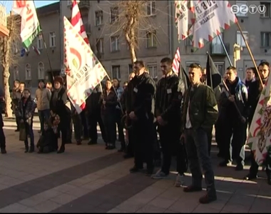 A Jobbik a kommunizmus �ldozataira eml�kezett az 56-osok ter�n