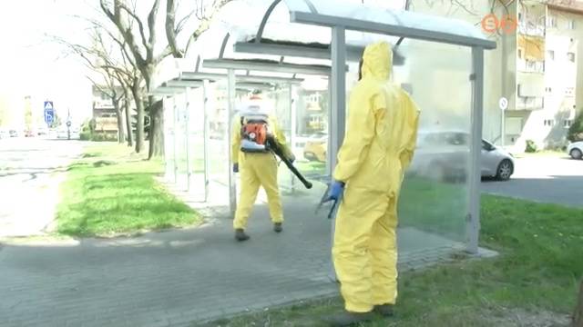 Javában tart a helyijáratos buszok megállóinak fertőtlenítése Szombathelyen Javában tart a helyijáratos buszok megállóinak fertőtlenítése Szombathelyen