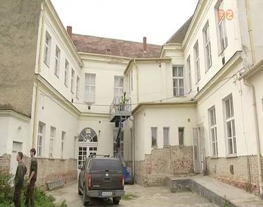 Fel�j�tj�k a Zsid� Kult�ra H�z�nak �szaki homlokzat�t �s udvar�t