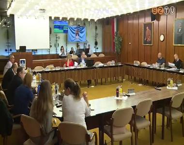 �l�sezett a v�ros oktat�si �s szoci�lis bizotts�ga