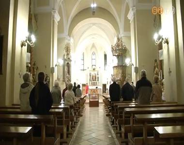 M�rt�r pap tisztelet�re mutattak be mis�t a ferences templomban