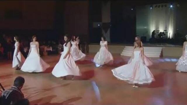 &Eacute;lelmiszeripari &eacute;s F&ouml;ldm&eacute;r&eacute;si Szakk&eacute;pz&odblac; Iskola &eacute;s Koll&eacute;gium - Szalagavat&oacute; 2013