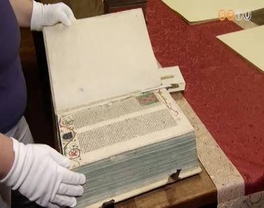 �rt�kes, r�gi k�nyveket restaur�ltak