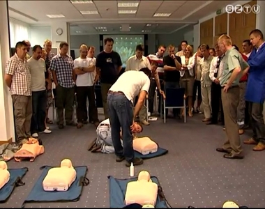 Az újraélesztéssel ismerkedett a BPW-Hungária Kft. 28 munkatársa Az újraélesztéssel ismerkedett a BPW-Hungária Kft. 28 munkatársa