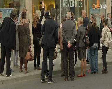 M�v�szi alkot�sok a kirakatokban