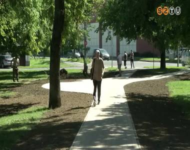 Meg�jul� Szal�zi t�r �s akad�lymentes temploml�pcs�