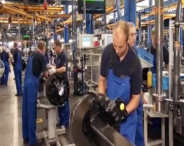 T�bb v�ltoz�st is hoz az �j �v a gazdas�g �s az ad��gyek ter�let�n