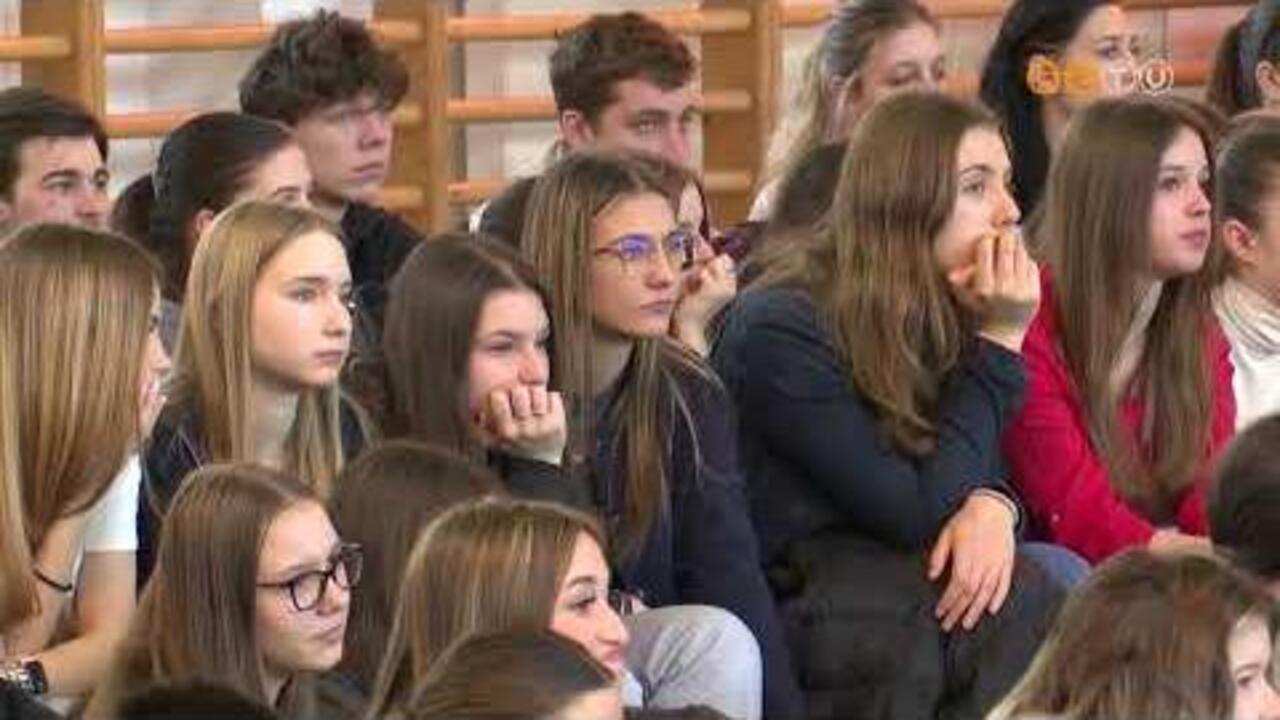 Szombathelyre l�togatott Kapu Tibor kutat� �rhaj�s �s Cser�nyi Gyula tartal�kos kutat� �rhaj�s