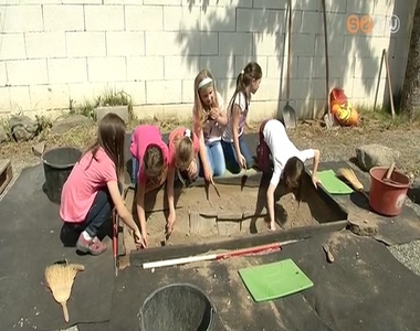 A r�g�szet napja alkalm�b�l programokra v�rt�k az iskol�sokat