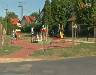 Fel�j�tott�k a her�nyi Tulip�n utcai j�tsz�teret