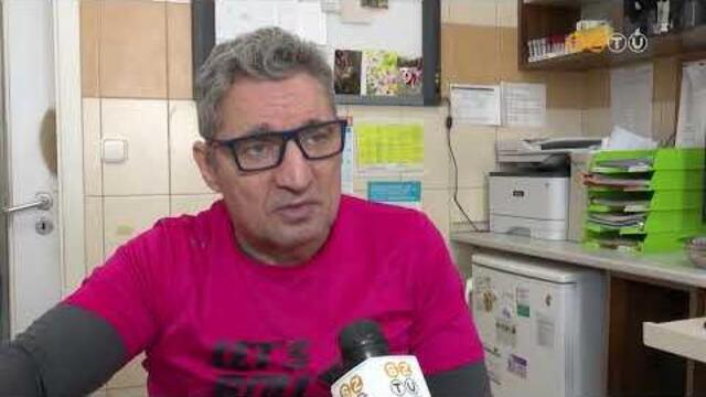 Ha n&eacute;gyl&aacute;b&uacute; kedvenc&uuml;nk er&odblac;sen vakar&oacute;zik &eacute;s r&aacute;zza a fej&eacute;t, akkor ir&aacute;ny az &aacute;llatorvos!