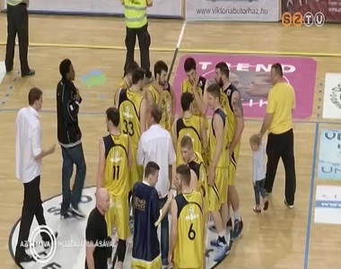 A Falco megnyerte a középházat A Falco megnyerte a középházat