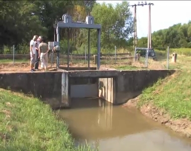 Megrongálták a gencsi zsilipet
Megrongálták a gencsi zsilipet