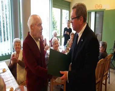 90 �ves sz�let�snapost k�sz�nt�tt cs�t�rt�k�n Pusk�s Tivadar polg�rmester
