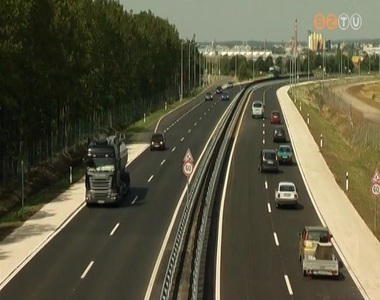 Vátig kétszer két sávon haladhat a forgalom a 86-os főúton Vátig kétszer két sávon haladhat a forgalom a 86-os főúton