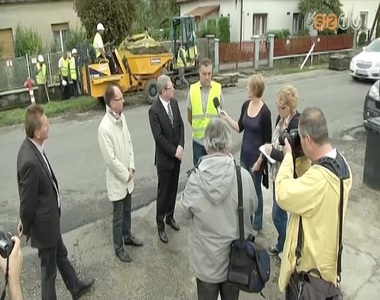 Meg�jul az �t �s a j�rda burkolata a Sa�ghy Istv�n utc�ban