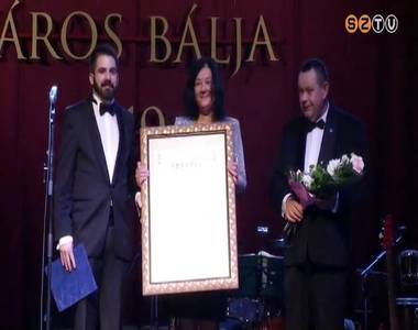 �sszevont v�rosi �s megyei b�l