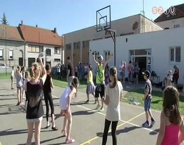 J�t�konys�gi Zumba partit tartott a Neumann iskola