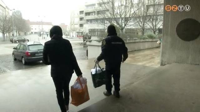 Megkezdték az ingyenes szájmaszkok kiosztását Szombathelyen Megkezdték az ingyenes szájmaszkok kiosztását Szombathelyen