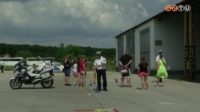 Közlekedik a család Közlekedik a család