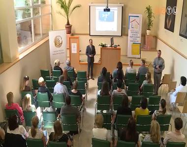 Speci�lis filmez�sr�l sz�l� konferencianap