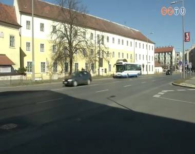 Forgalomkorl�toz�s a v�ros t�bb pontj�n