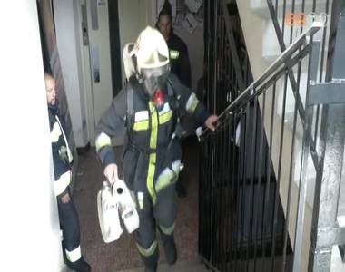 Az eg�sz megy�b�l �rkeztek t�zolt�k a hagyom�nyos l�pcs�fut� versenyre