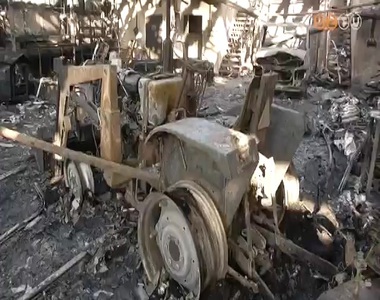 Teljesen kiégett egy bádogosüzem a Teleki Blanka utcában Teljesen kiégett egy bádogosüzem a Teleki Blanka utcában