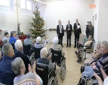 Folytat�dott az �nkorm�nyzat aj�nd�koz� k�r�tja a szoci�lis int�zm�nyekben