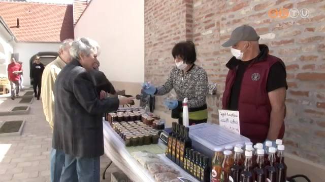 Új helyen nyitott újra a termelői piac Új helyen nyitott újra a termelői piac