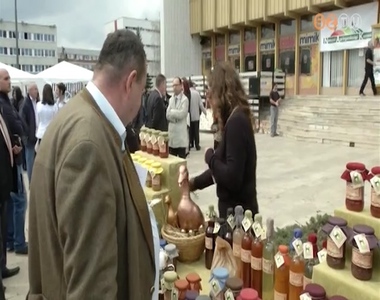 Egy �ves a termel�i piac