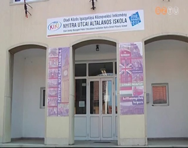 G�zer�vel dolgoznak a munk�sok �s a takar�t�k a Nyitra Utcai �ltal�nos Iskol�ban