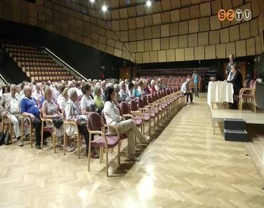 Sz�p�t� konferencia