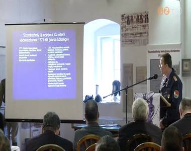 El�ad�sokkal eml�keztek meg Szombathely t�rt�nelm�nek legnagyobb t�zv�sz�r�l