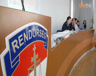 Százmilliós cipőlopás Százmilliós cipőlopás